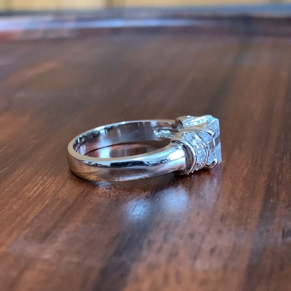 Silver tone ring size 8 - Picture 5 of 7